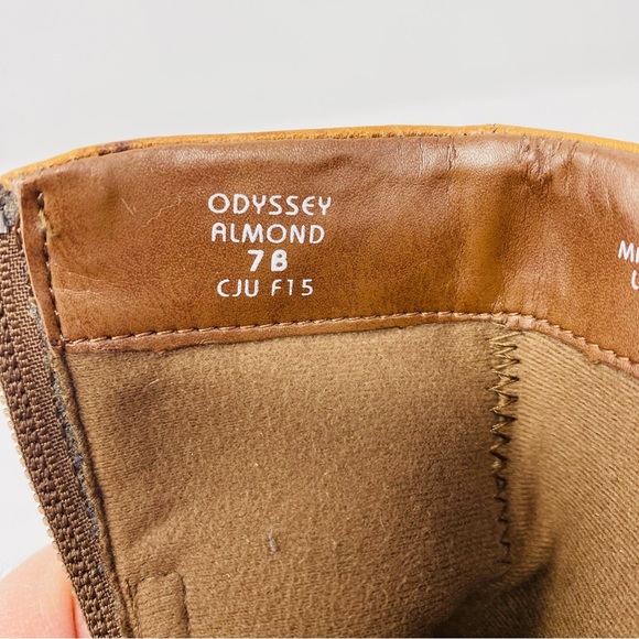 EARTH ODYSSEY 7B Heeled Ankle Booties Almond Tan Brown Leather Buckle Boho Y2K - Picture 9 of 16